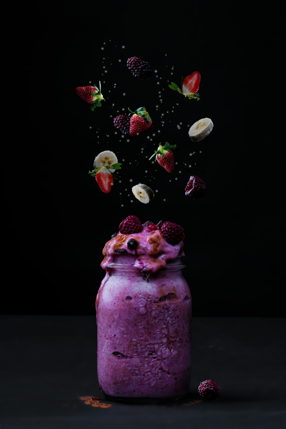 Smoothie roxo com frutas